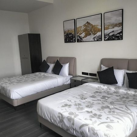 Atmosfera Bengaluru, India Aparthotel Bagian luar foto